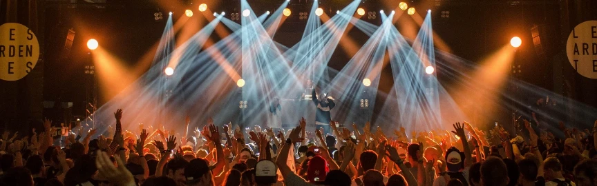 10 Spectacular U.S. Event Spaces & Stadiums  You Must Visit for an Unforgettable Experience